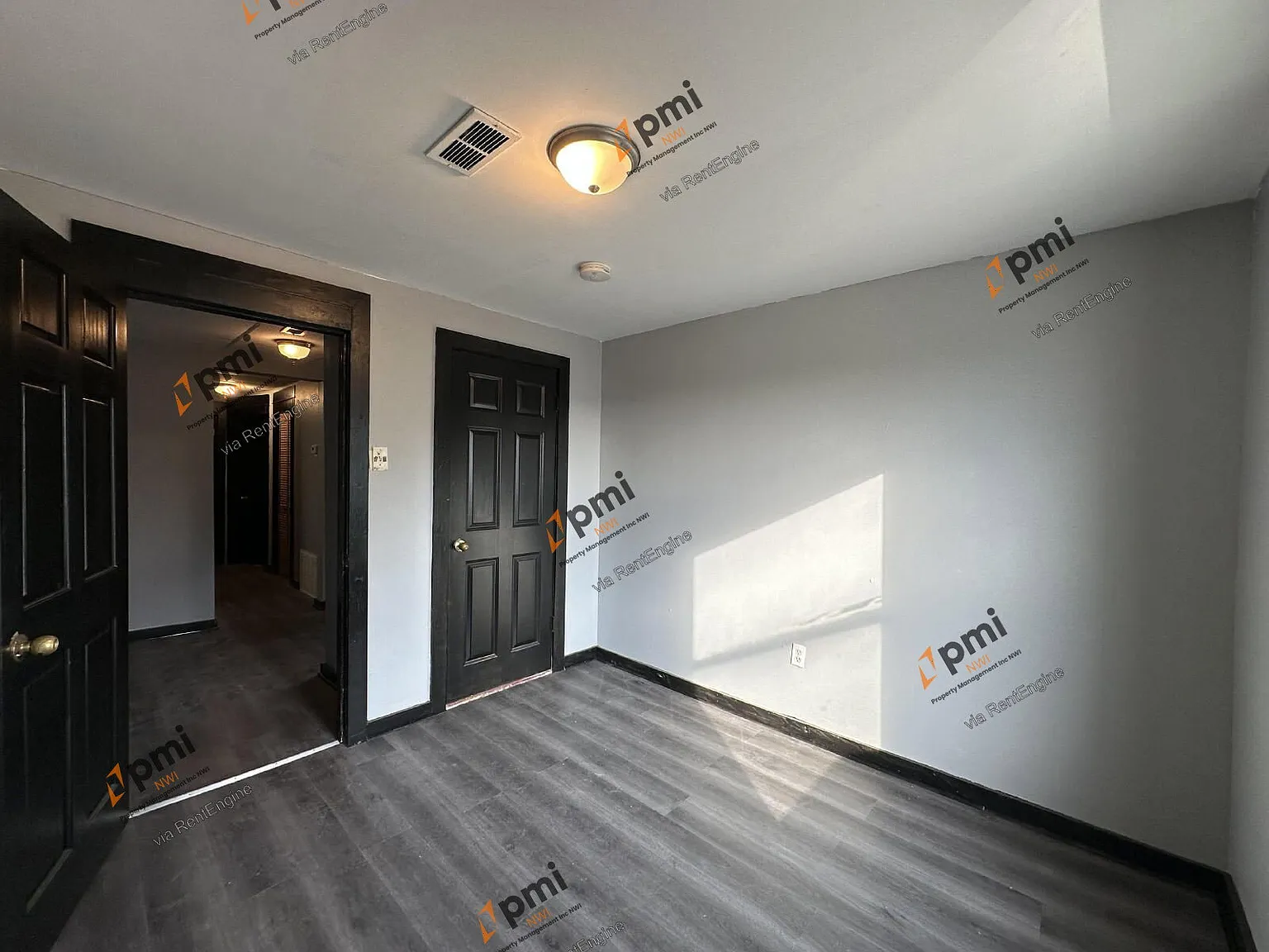 3 bed, 1.0 bath, 1247 sqft, $995 — Photo 3