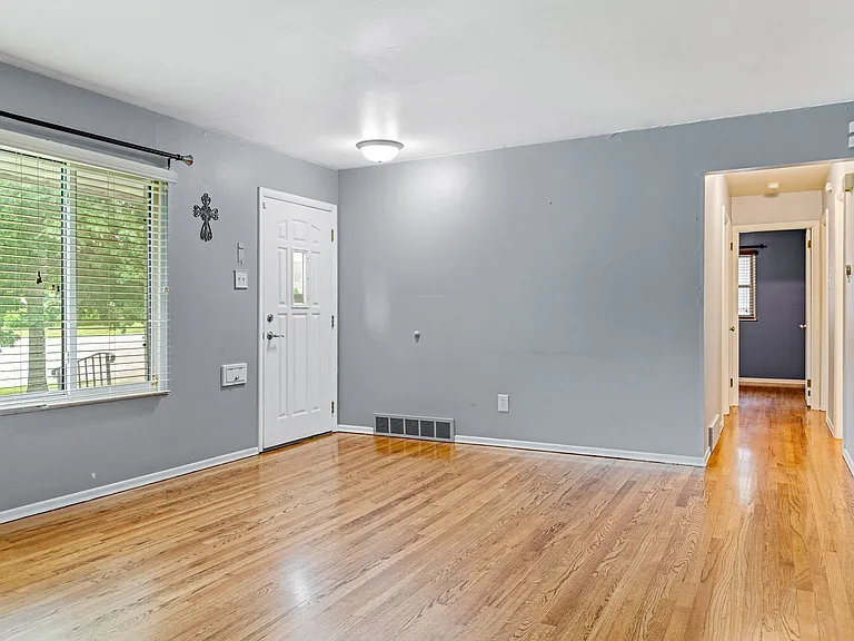 3844 Robert Ave — Photo 2