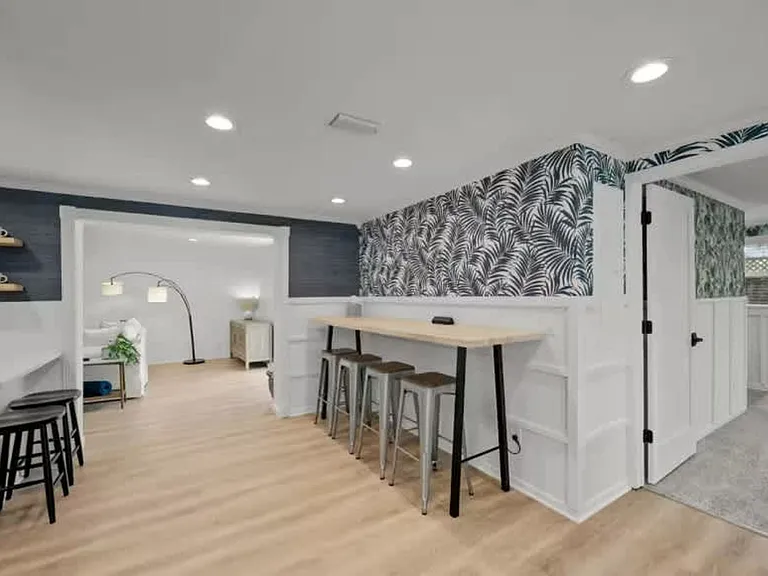 Building's Lounge