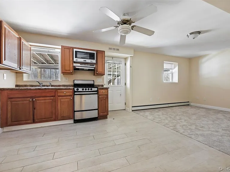 10 Jennifer Ln — Photo 3