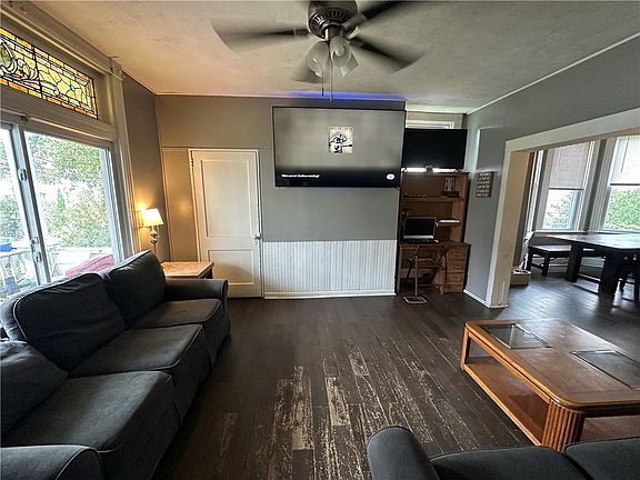5th image of 469 Center Ave