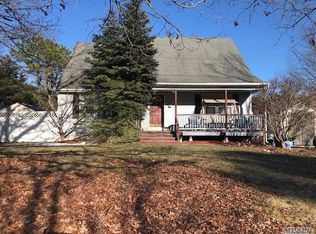 671 N Dunton Ave, East Patchogue, NY 11772