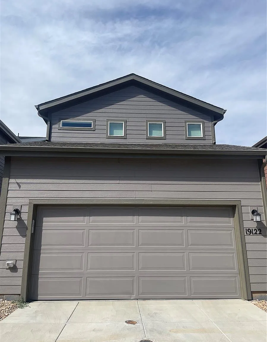 4 bed, 2.5 bath, 2019 sqft, $3,000 — Photo 4