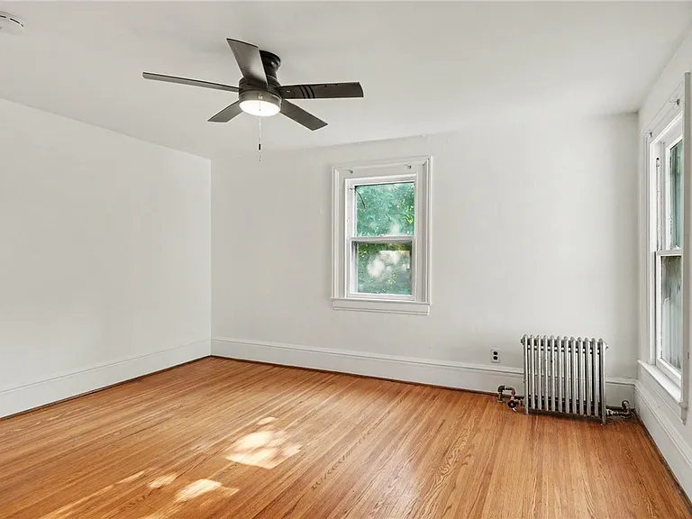 54 Sanford St #B — Photo 16