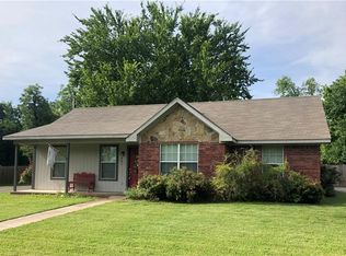 801 Market St W, Honey Grove, TX 75446