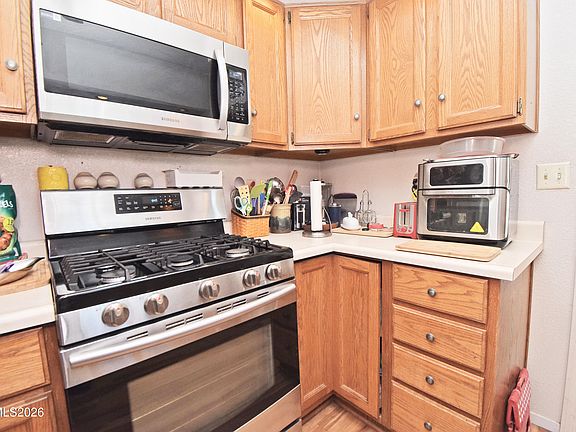 4th image of 1625 Belmont Ave