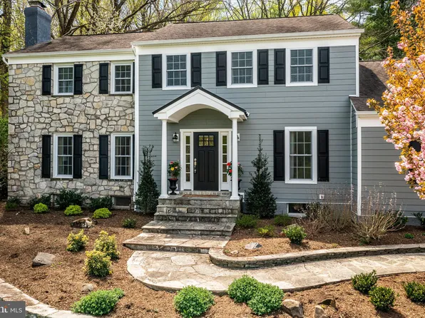 41 Dickson Dr, Malvern, PA 19355