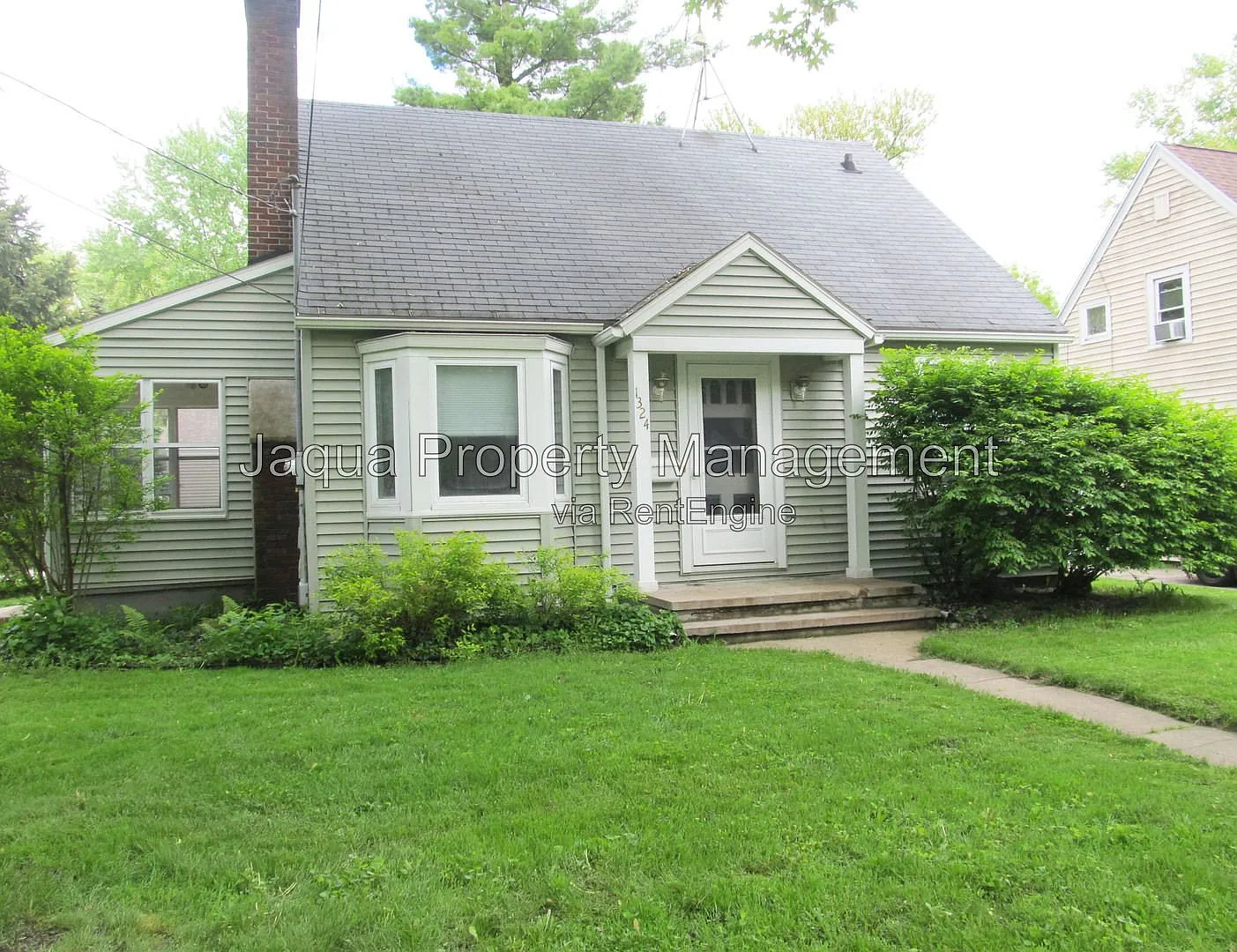 3 bed, 1.0 bath, 980 sqft, $1,325 — Photo 1