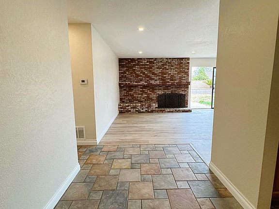5th image of 18361836 N Sacramento Ave