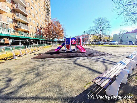 4th image of 2475 W 16th St APT 3G