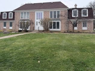 20 Carriage Dr APT 3, Orchard Park, NY 14127