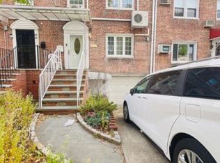 6922 198th St, Fresh Meadows, NY 11365