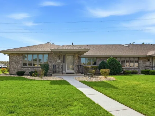 18040 Delaware Ct #104, Orland Park, IL 60467