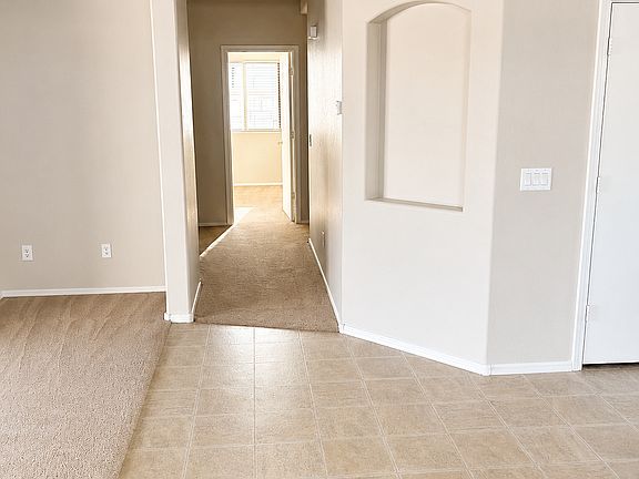 4th image of 376 W Phantom Dr
