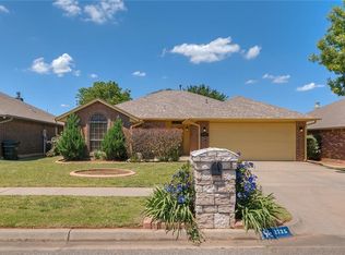 1725 SE 17th St, Moore, OK 73160
