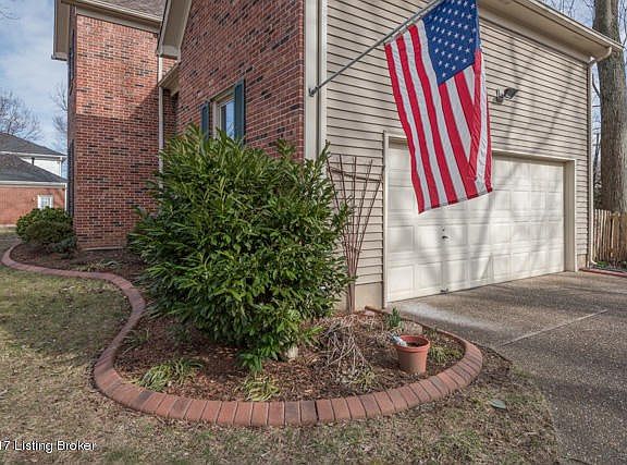 Beautiful edging on landscaping
