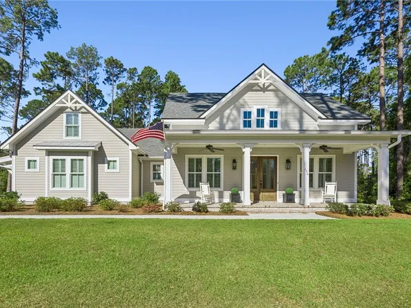 206 Clubhouse Cir, Saint Marys, GA 31558