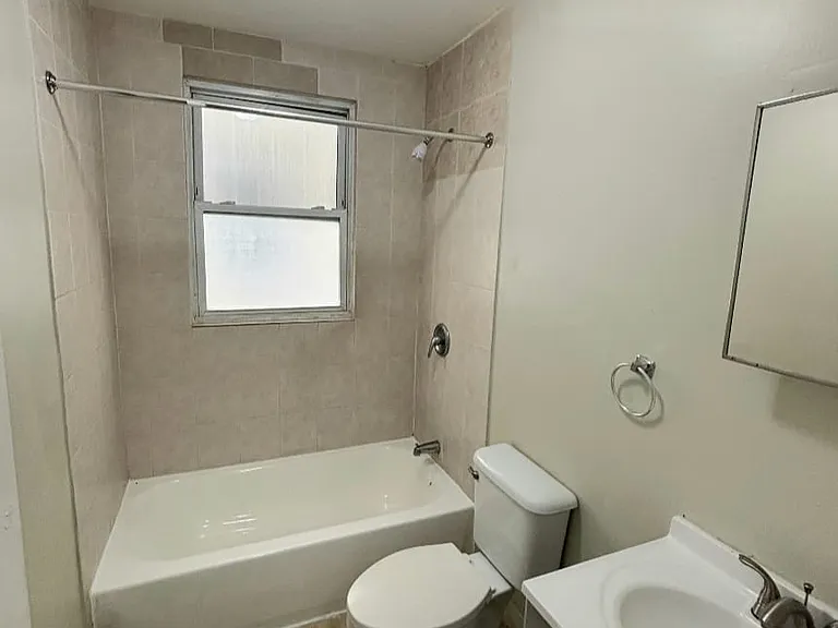 247 Amherst St #1L — Photo 2