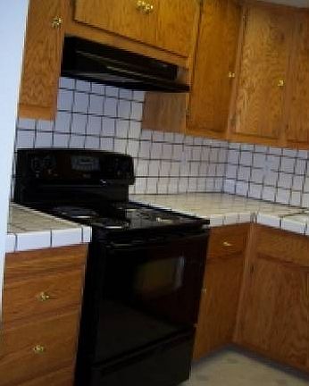5th image of 3596 Larchmont Square Ln