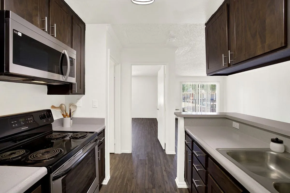 Monterra Ridge Apartments — Photo 2