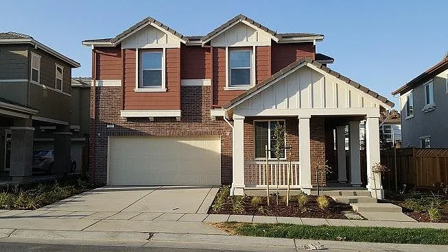 155 W Ladd Dr — Photo 1
