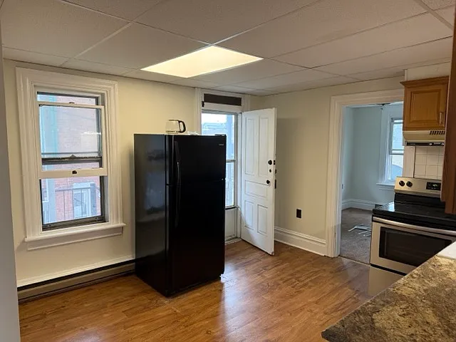2 bed, $1,100 — Photo 2
