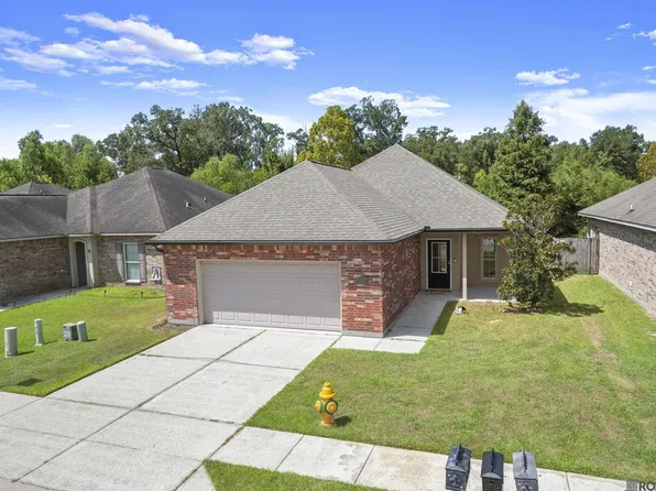 6742 Silver Springs Dr, Greenwell Springs, LA 70739