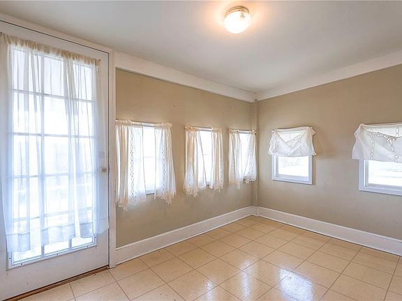 4th image of 3141 S 36th St