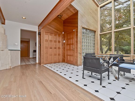 3rd image of 218 Larch Oval