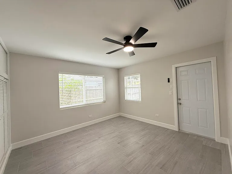 1405 N J Ter — Photo 9