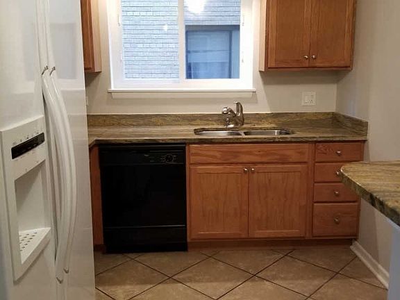 4th image of 1354 Washington St #102