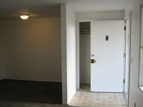 4th image of 1405 Lewis St APT 6