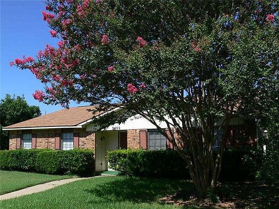 2nd image of 3409 Pinion Dr