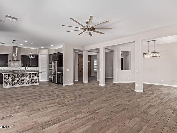 4th image of 7542 S Parkcrest Street