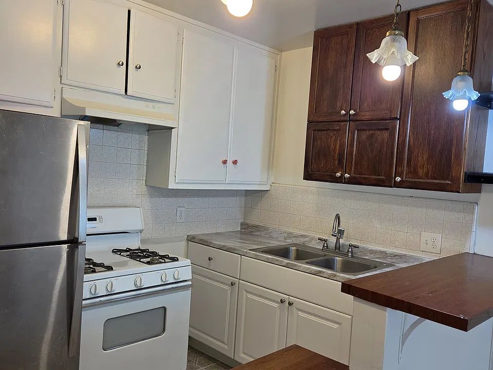 248 S Occidental Blvd #12
