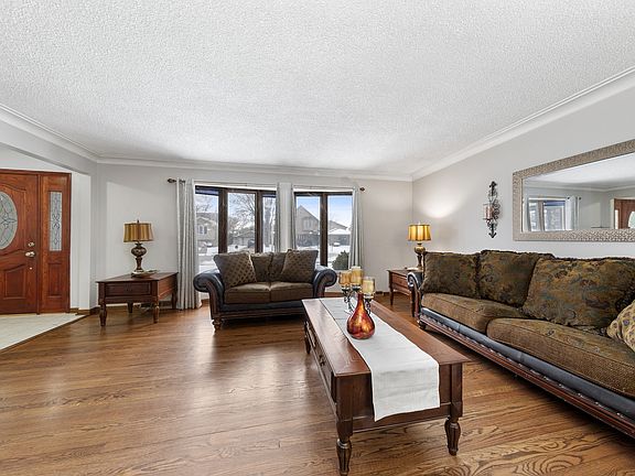 4th image of 9213 Meade Ave