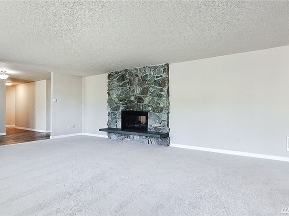 3rd image of 2515 Shirley St SE