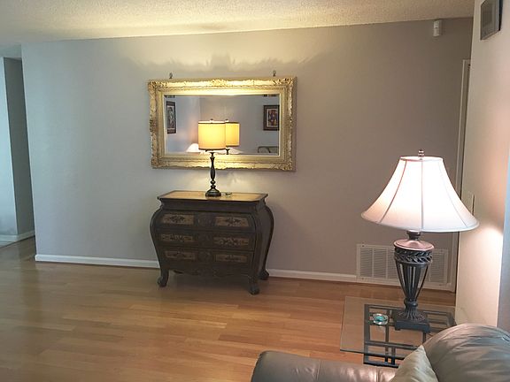 5th image of 2117 Shirlee St