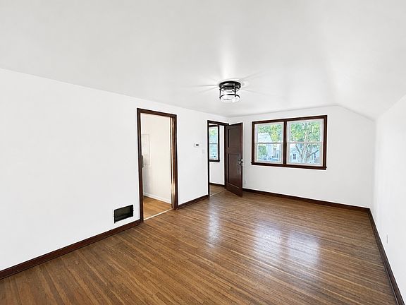 5th image of 135 Kimberly Ave Floor 2