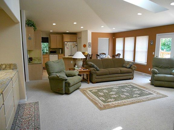 5th image of 13411 Graywolf Pl NE