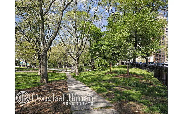 Rented by Douglas Elliman | media 23