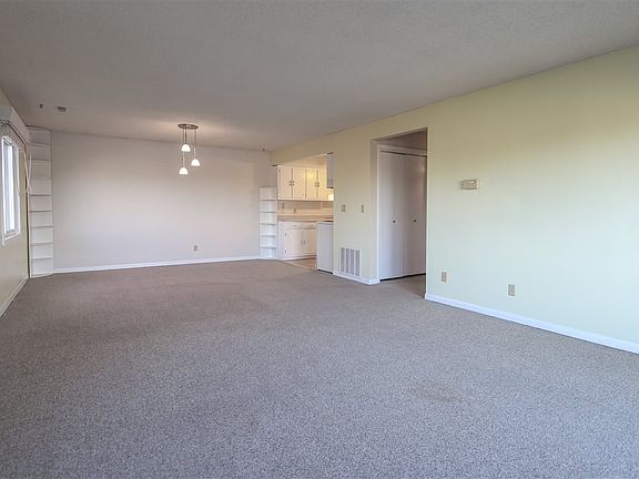 2nd image of 227 Southbrooke Dr APT 6