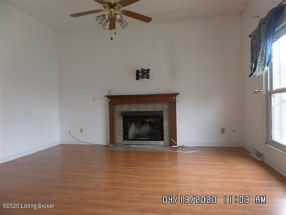 2nd image of 104 Creekside Ct