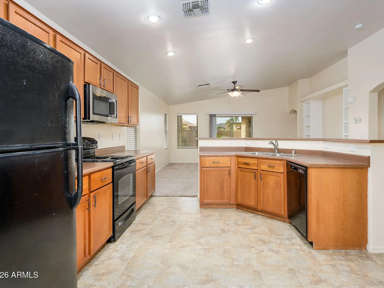 3 bed, 2.0 bath, 1682 sqft, $1,750 — Photo 3