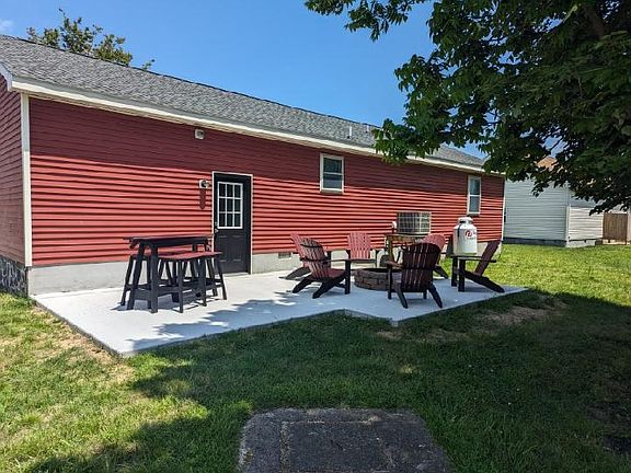 2nd image of 6248 Sharpley St