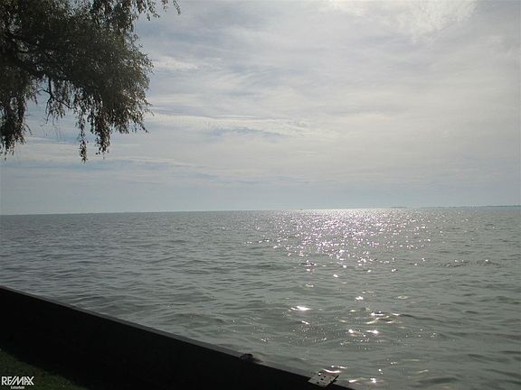 3rd image of 48528 Harbor Dr
