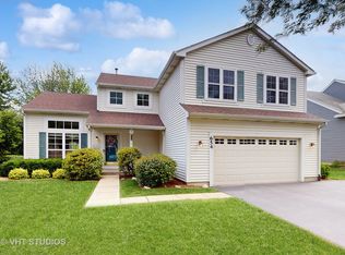 654 Linden Dr, Carol Stream, IL 60188