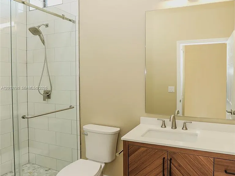 120 SW 35th Ave #A1 — Photo 16