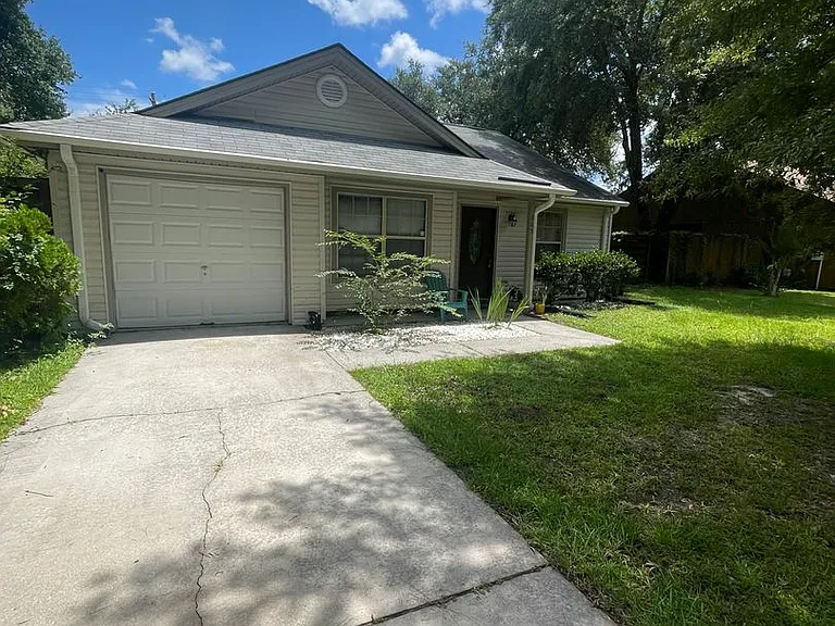 265 Osprey Dr — Photo 1