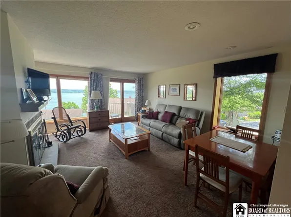 34 Oneida Dr, Dewittville, NY 14728